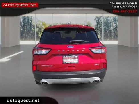 Used 2022 Ford Escape Titanium AWD/4WD image 6