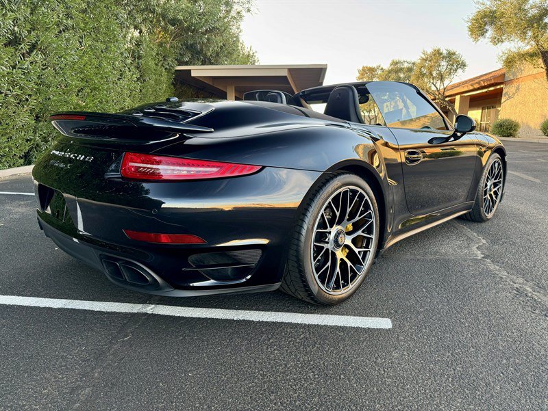 Used 2015 Porsche 911 Turbo S w/ High-end Infotainment Package AWD/4WD image 21