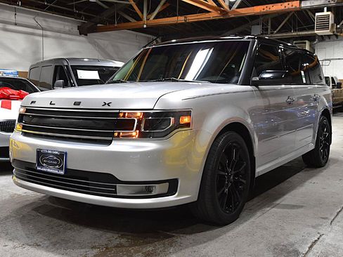 Used 2019 Ford Flex Limited w/ Limited Appearance Package AWD/4WD image 3