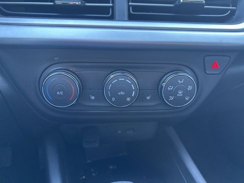 Used 2024 Chevrolet Trax LS w/ LS Convenience Package image 15