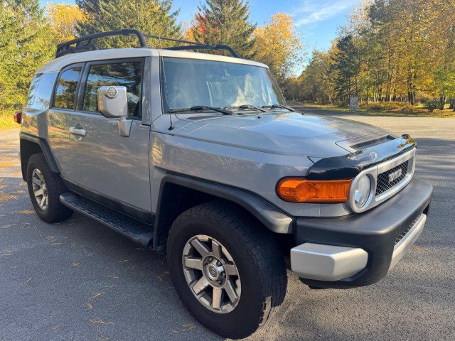 Used 2014 Toyota FJ Cruiser 4WD w/ Upgrade Package image 3