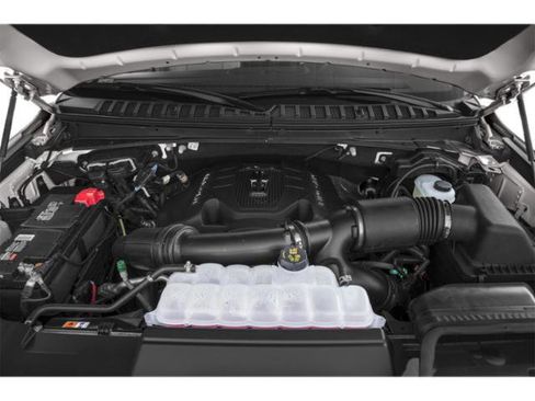 Used 2019 Lincoln Navigator Select image 16