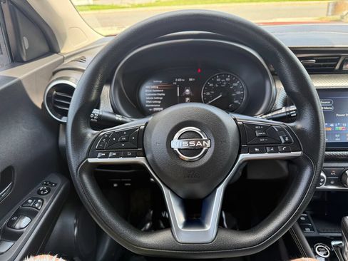 Used 2023 Nissan Kicks SV FWD image 12