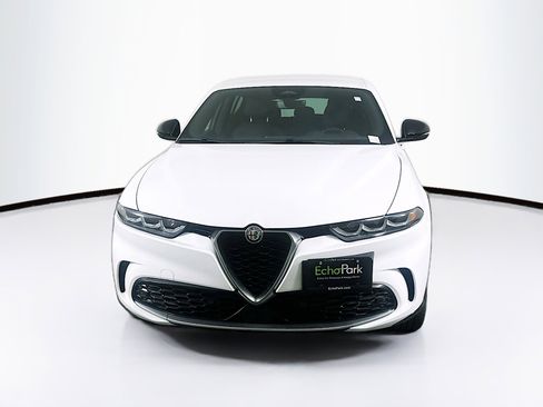 Used 2024 Alfa Romeo Tonale Ti w/ Premium Interior Package AWD/4WD image 2