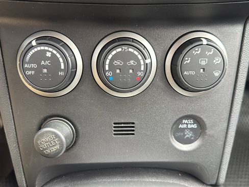 Used 2011 Nissan Rogue SV w/ SL Pkg image 33