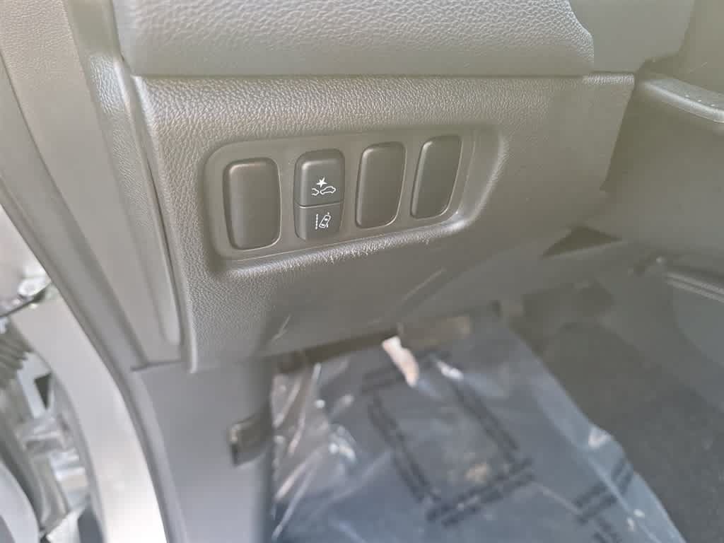 Used 2024 Mitsubishi Outlander Sport ES AWD/4WD image 13