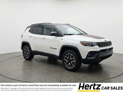 Used 2025 Jeep Compass Trailhawk AWD/4WD image 1