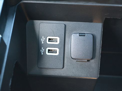 Used 2016 Ford Expedition Limited image 29