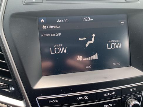 Used 2017 Hyundai Santa Fe Sport FWD image 17