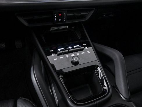 New 2025 Porsche Cayenne Coupe image 18