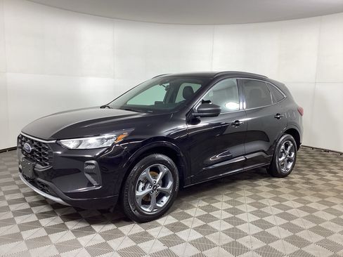 Used 2023 Ford Escape ST-Line AWD/4WD image 5