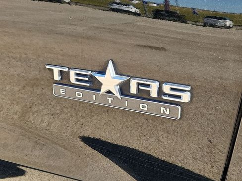 Used 2020 Chevrolet Silverado 1500 LT w/ Texas Edition AWD/4WD image 8