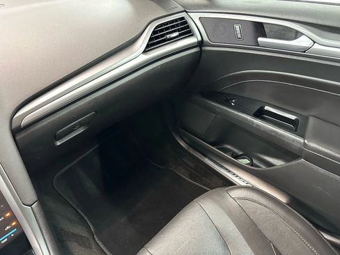 Used 2015 Ford Fusion Titanium image 24
