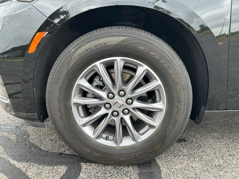 Used 2023 Buick Enclave Essence AWD/4WD image 26