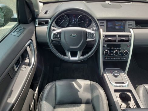 Used 2017 Land Rover Discovery Sport SE image 12