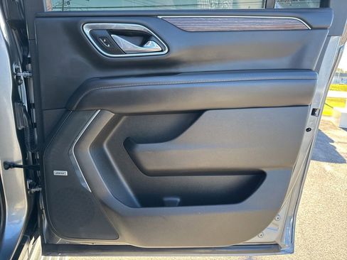 Used 2021 Chevrolet Suburban High Country w/ Premium Package RWD image 20
