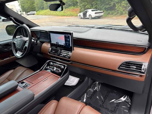 Used 2023 Lincoln Navigator Reserve AWD/4WD image 25