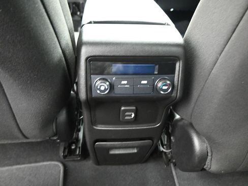 Used 2019 GMC Acadia SLE image 19