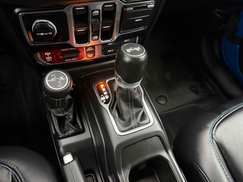 Used 2024 Jeep Wrangler Unlimited Rubicon 4xe image 25