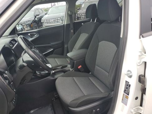 Used 2024 Kia Soul EX FWD image 19