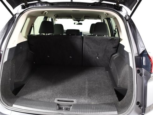 Used 2024 Nissan Rogue S image 47