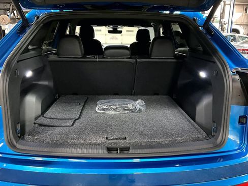 Used 2025 Volkswagen Atlas Cross Sport SE image 30