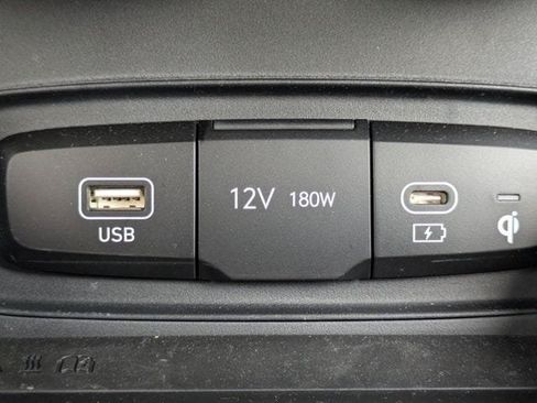 Certified 2026 Hyundai Venue SEL FWD image 22