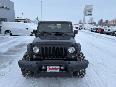 Used 2018 Jeep Wrangler Sport image 3