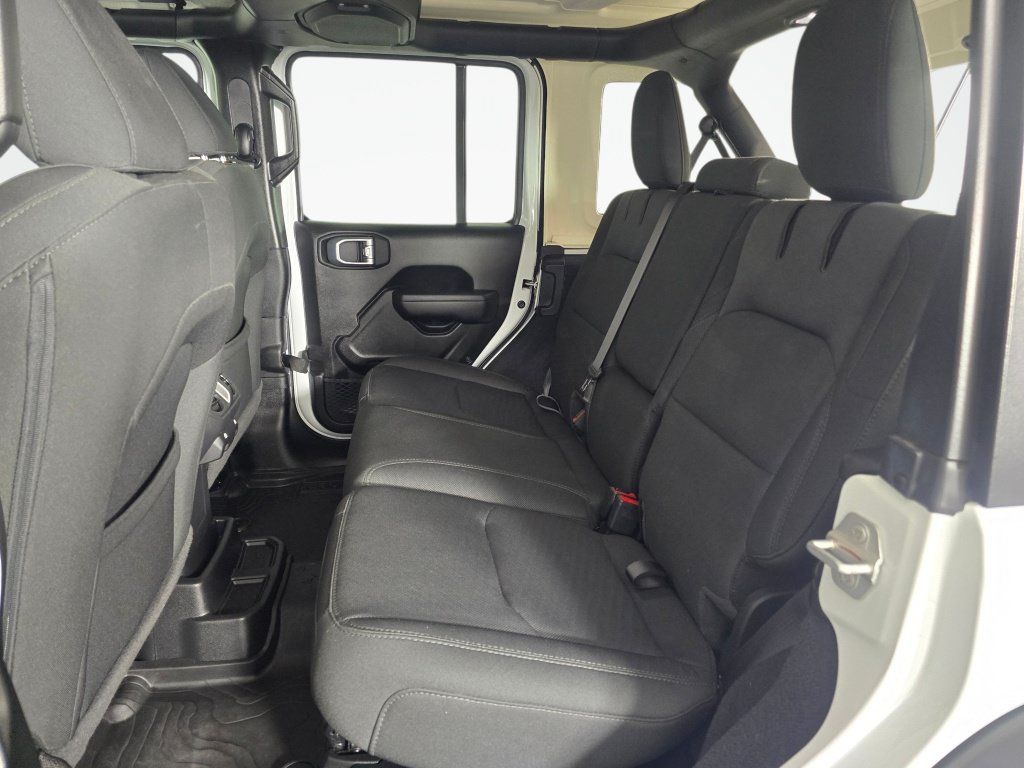 Used 2023 Jeep Wrangler Unlimited w/ Cold Weather Group AWD/4WD image 18