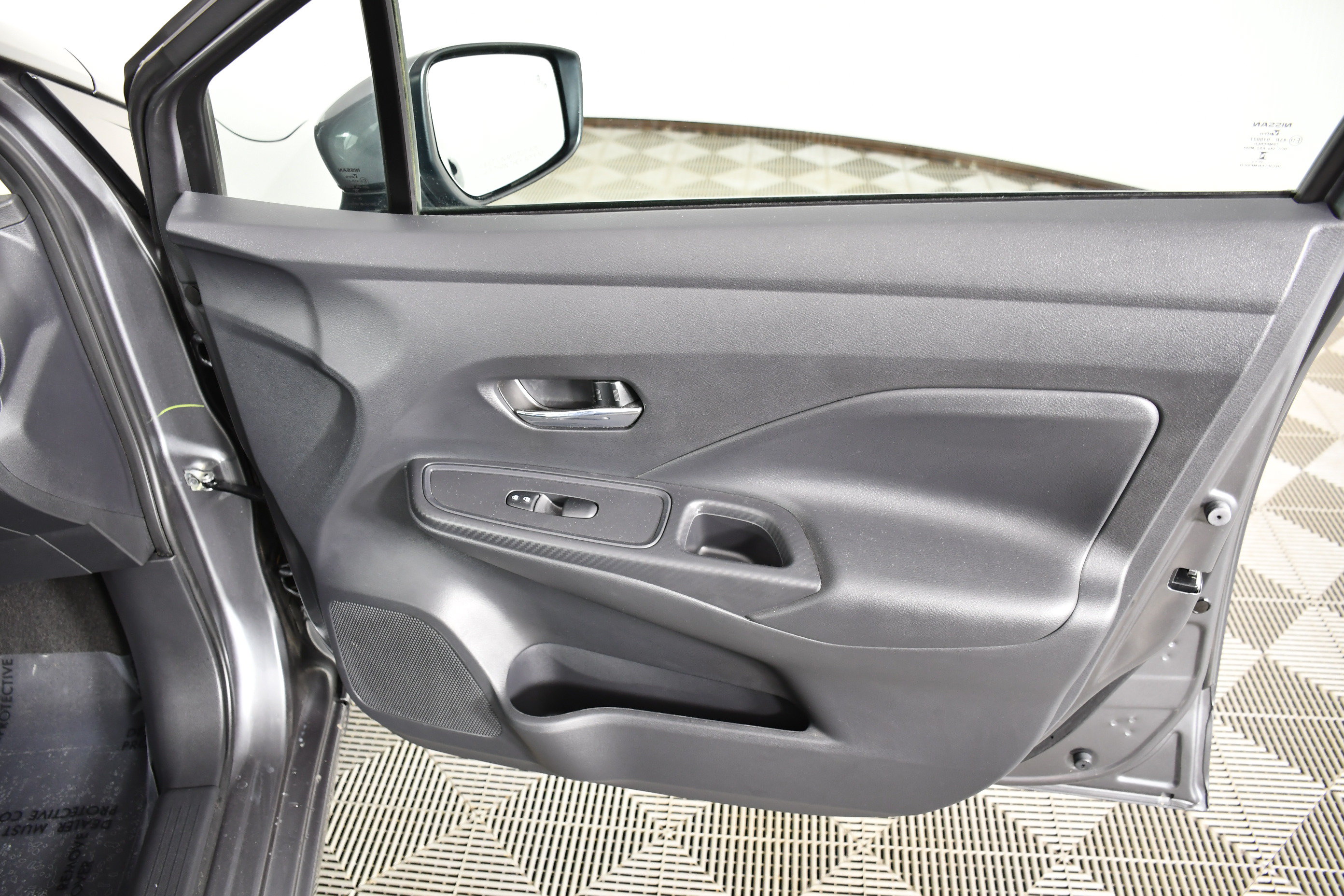 Used 2025 Nissan Versa SV w/ Trunk Package FWD image 37