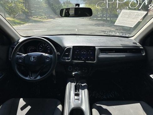 Used 2019 Honda HR-V LX image 18