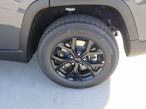 New 2025 Jeep Grand Cherokee L Altitude image 20