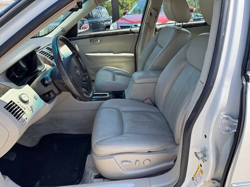 Used 2010 Cadillac DTS FWD image 12