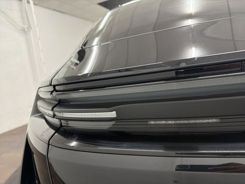 Used 2025 Porsche Macan Turbo Electric AWD/4WD image 11