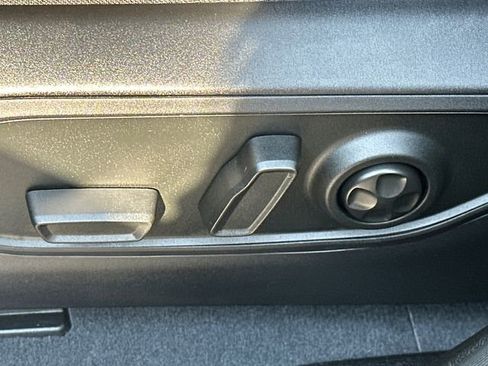 Used 2023 Jeep Grand Cherokee Overland image 39