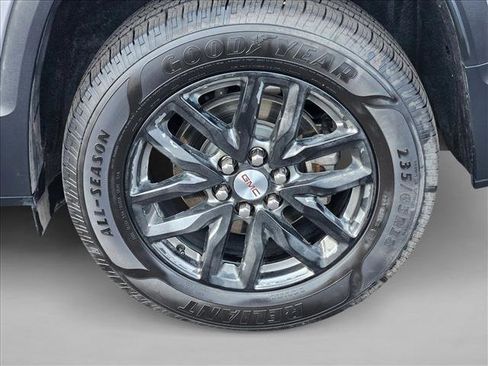 Used 2018 GMC Acadia SLT image 23