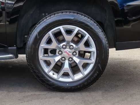 Used 2018 GMC Yukon XL SLT w/ Open Road Package AWD/4WD image 11