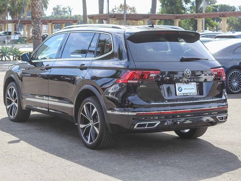 Used 2022 Volkswagen Tiguan SEL R-Line image 4