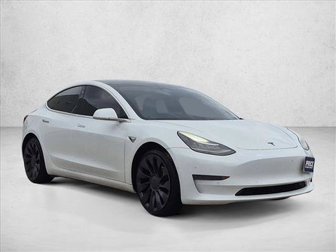 Used 2020 Tesla Model 3 Standard Range Plus RWD image 3