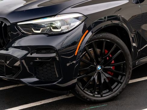 Used 2022 BMW X5 xDrive40i w/ M Sport Package AWD/4WD image 3