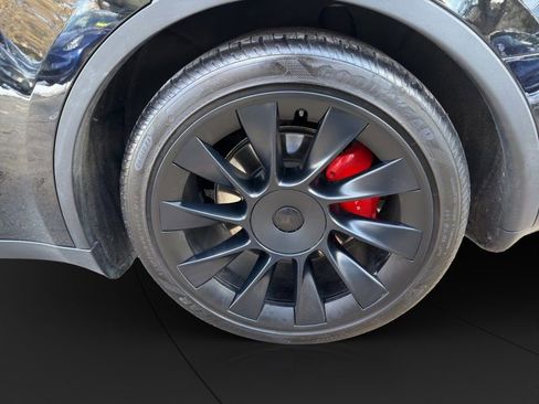 Used 2022 Tesla Model Y Performance image 22