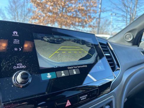 Used 2022 Honda Pilot TrailSport image 16