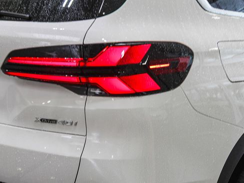 New 2026 BMW X5 xDrive40i w/ Climate Comfort Package image 7