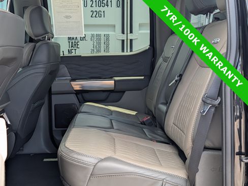 Certified 2025 Ford F250 Platinum w/ Platinum Plus Package AWD/4WD image 17