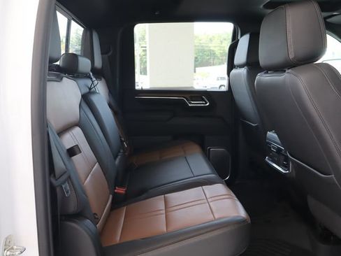 Used 2024 Chevrolet Silverado 2500 High Country w/ High Country Premium Package AWD/4WD image 49