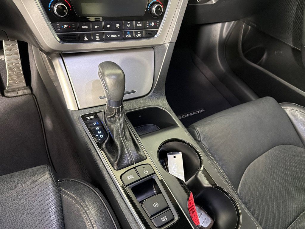 Used 2017 Hyundai Sonata Limited 2.0T FWD image 18