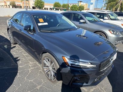 Used 2022 Volvo S60 B5 Momentum