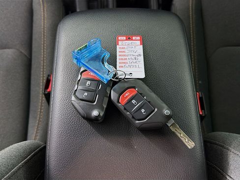 Used 2025 Jeep Wrangler Sport image 32