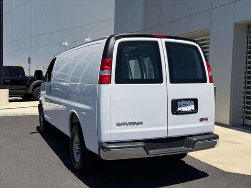 Used 2025 GMC Savana 2500 w/ Driver Convenience Package RWD image 5
