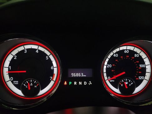 Used 2019 Dodge Grand Caravan SE FWD image 23